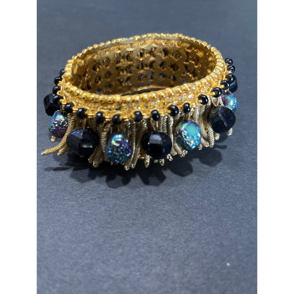 Vintage Gold Tone Filigree Iridescent Bead Bangle Bracelet & Clip Earring Set - Picture 2 of 6